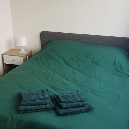 Cosy Close Eiffel Tower